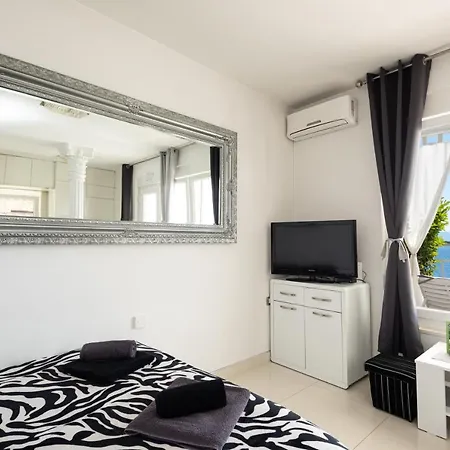 Apartment Viky Kraljevica