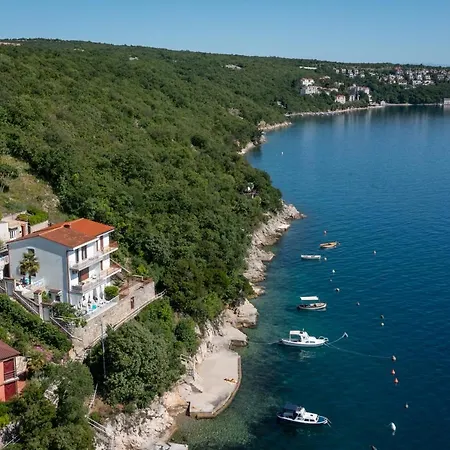 Apartment Viky Kraljevica